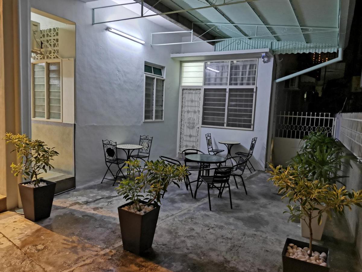 G Fortune Guest House Victoria Green จอร์จทาวน์ ภายนอก รูปภาพ