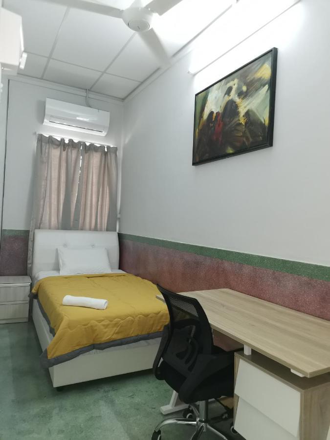 G Fortune Guest House Victoria Green จอร์จทาวน์ ภายนอก รูปภาพ