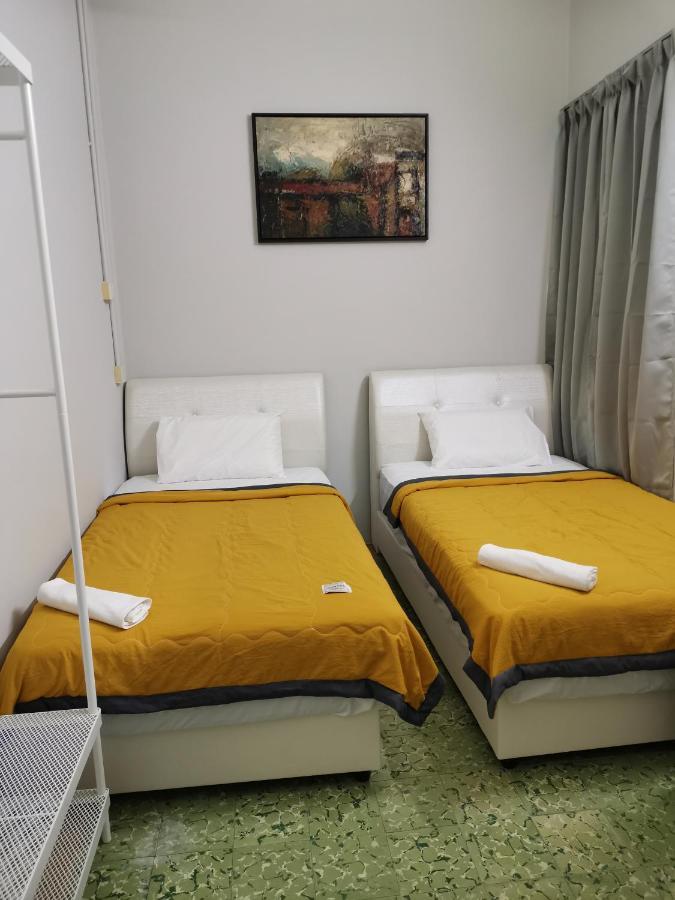G Fortune Guest House Victoria Green จอร์จทาวน์ ภายนอก รูปภาพ