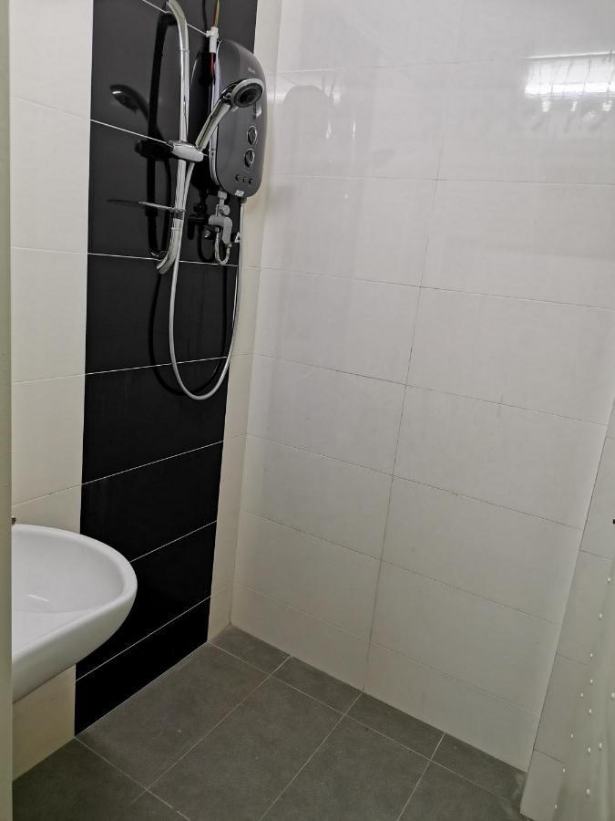 G Fortune Guest House Victoria Green จอร์จทาวน์ ภายนอก รูปภาพ